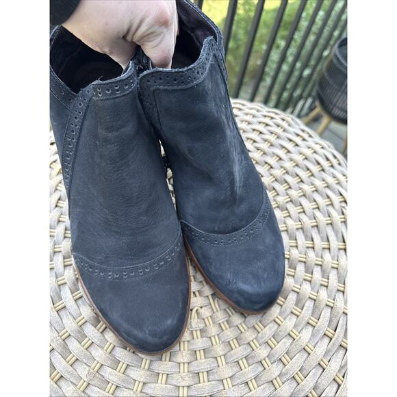 Naot Nefasi Womens Black Velvet Nubuck Side Zip Ankle Boots Size 41 US 10 - Picture 16 of 16